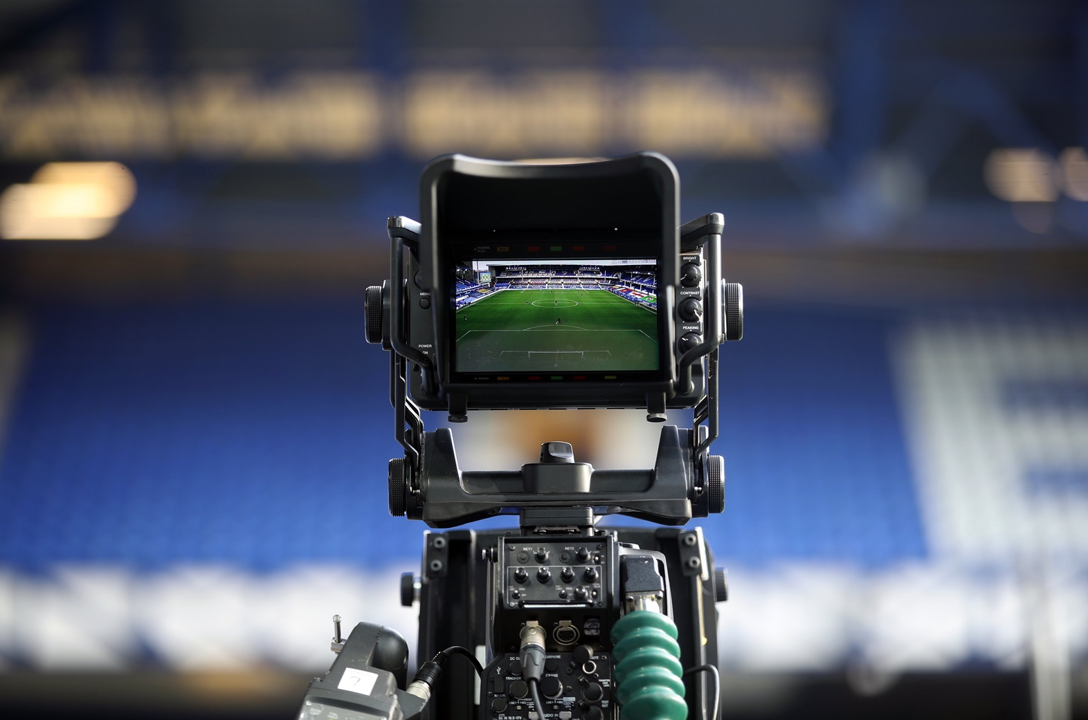 How Social Media is Transforming Sports Broadcasting